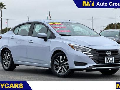New 2025 Nissan Versa SV w/ Trunk Package