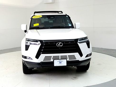 Used 2024 Lexus GX 550 w/ Accessory Package (2T) AWD/4WD image 8