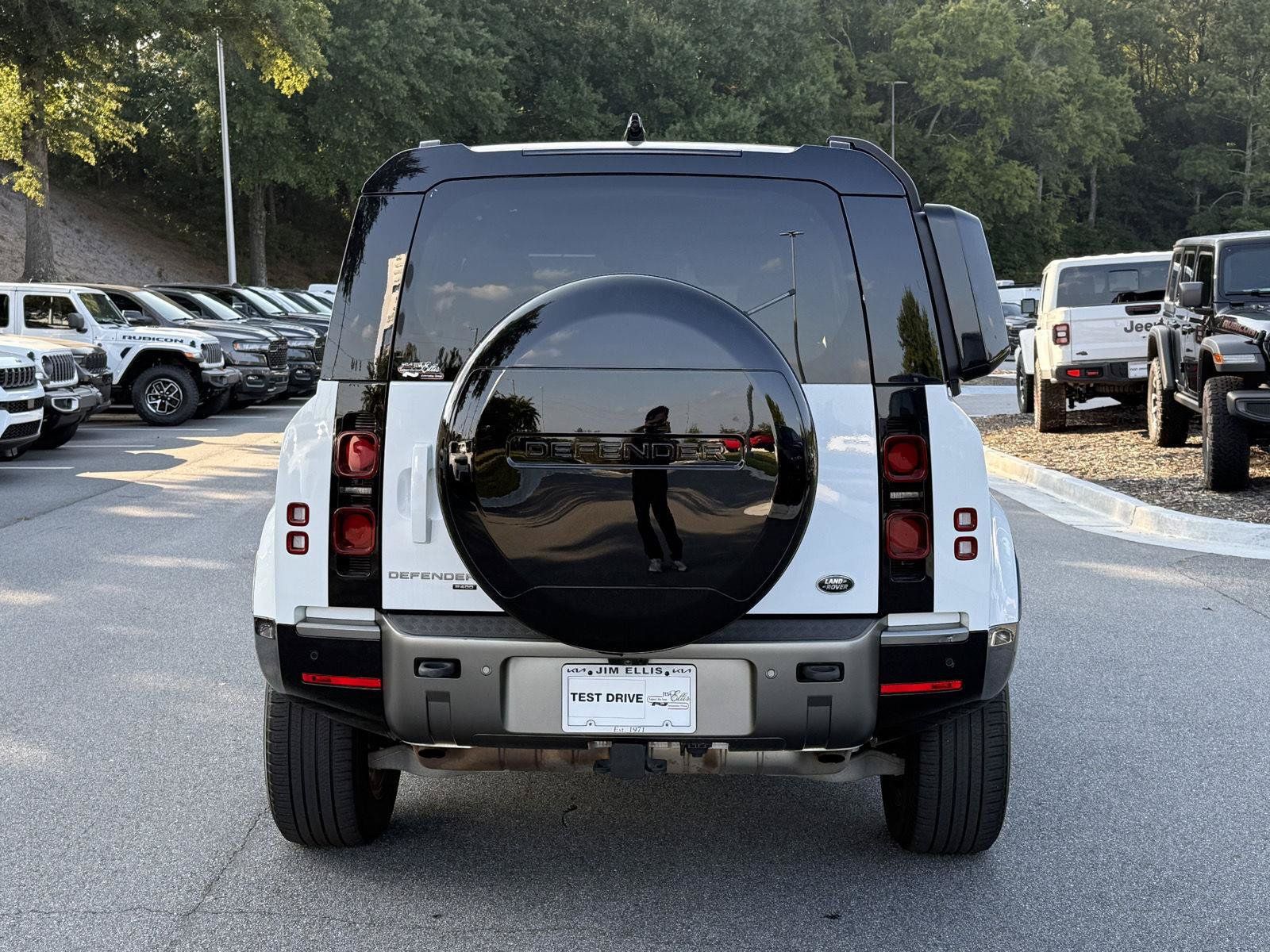 Used 2022 Land Rover Defender 110 X-Dynamic SE AWD/4WD image 4