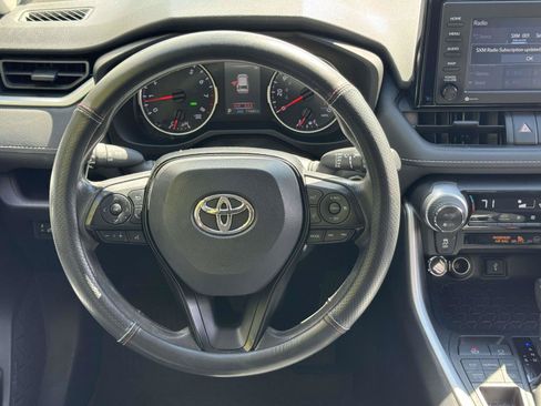 Used 2021 Toyota RAV4 XLE AWD/4WD image 14