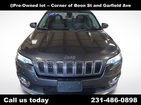 Used 2019 Jeep Cherokee Limited AWD/4WD image 8