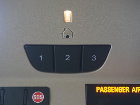 Used 2017 Buick Envision Essence FWD image 25