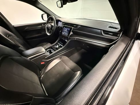 Used 2024 Jeep Grand Cherokee L Altitude image 60