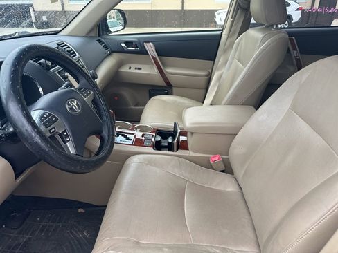 Used 2013 Toyota Highlander Limited AWD/4WD image 6