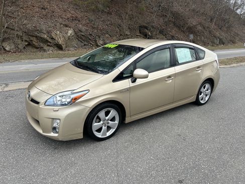 Used 2011 Toyota Prius Four image 2