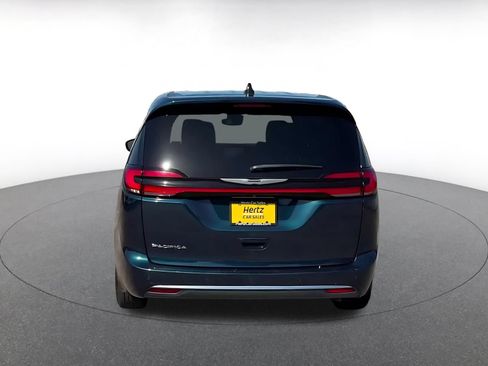 Used 2025 Chrysler Pacifica Select FWD image 10