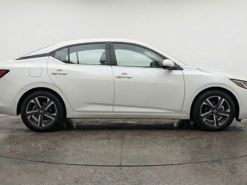Used 2025 Nissan Sentra SV FWD image 11