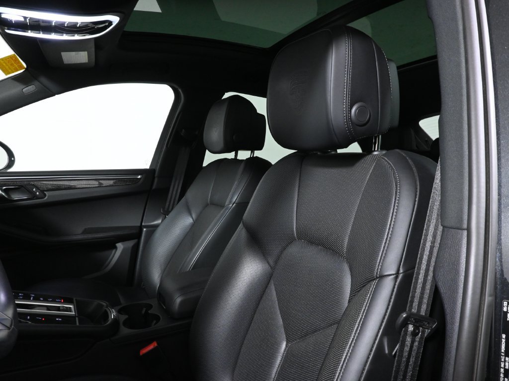 Used 2023 Porsche Macan S AWD/4WD image 6