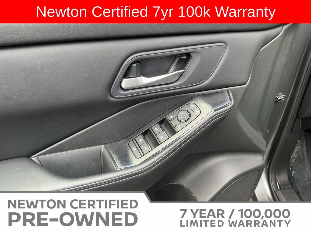 Used 2025 Nissan Rogue SV AWD/4WD image 36