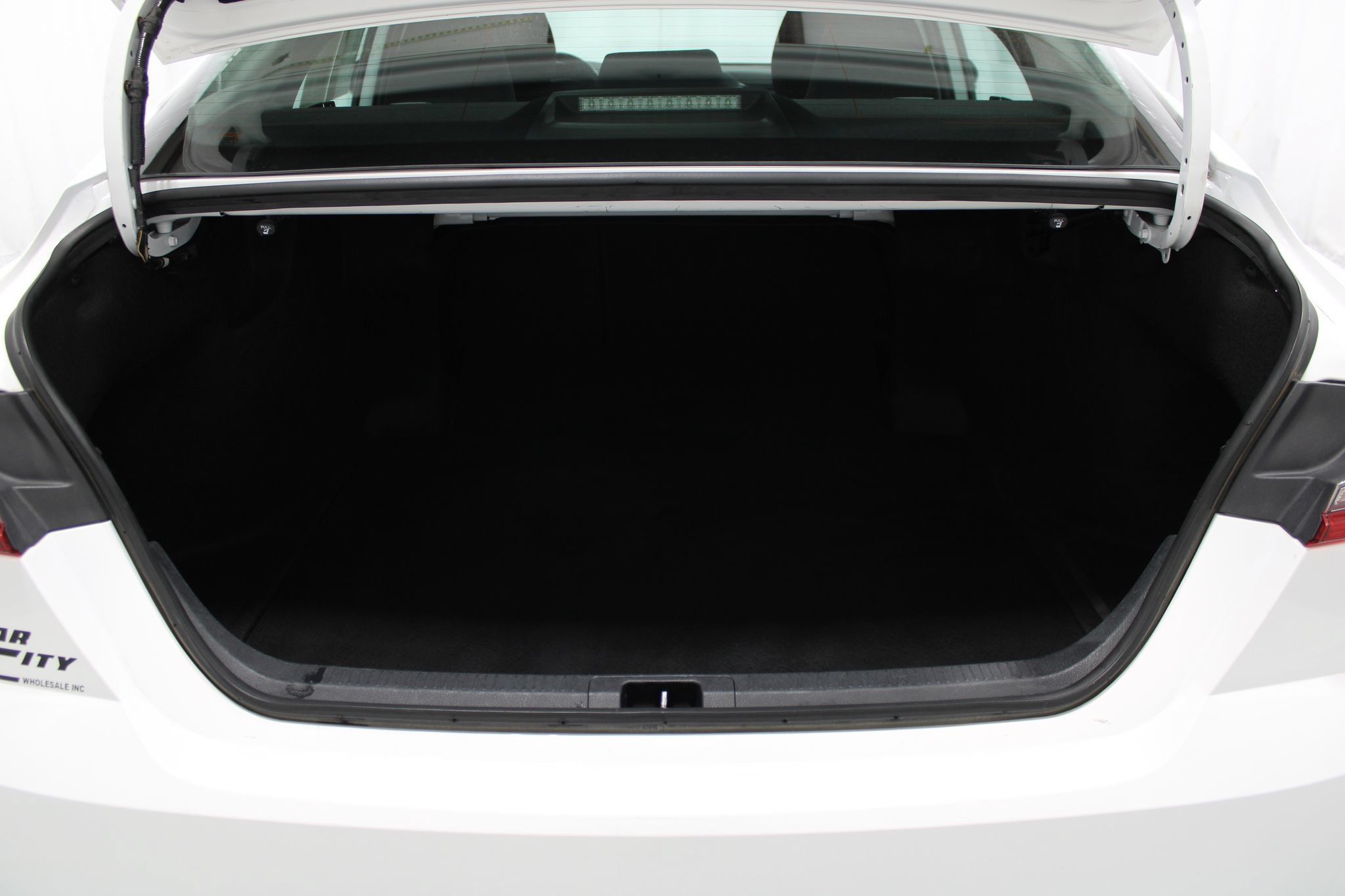 Used 2025 Toyota Camry LE FWD image 19