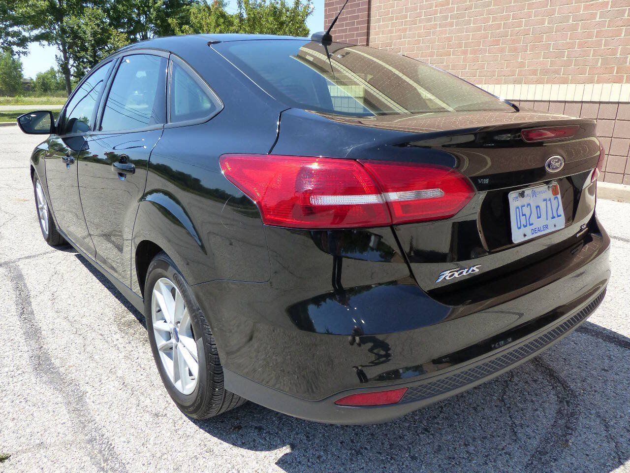 Used 2016 Ford Focus SE w/ SE Cold Weather Package FWD image 7