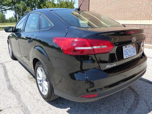 Used 2016 Ford Focus SE w/ SE Cold Weather Package FWD image 7