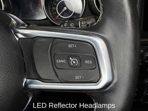 Used 2018 Jeep Wrangler Unlimited Sahara AWD/4WD image 16