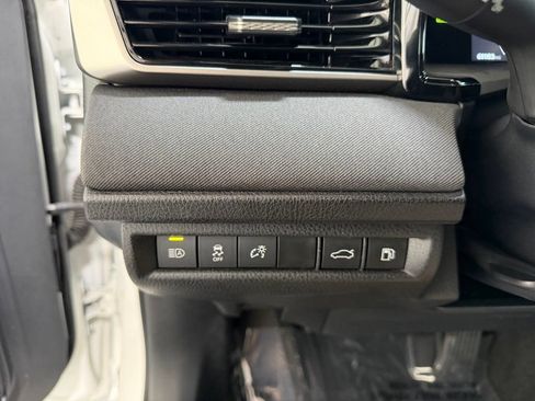 Used 2025 Toyota Camry LE FWD image 17
