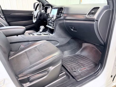 Used 2021 Jeep Grand Cherokee Laredo X AWD/4WD image 36