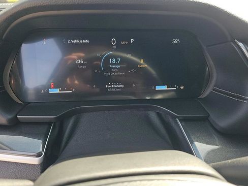 Used 2023 Jeep Grand Cherokee Altitude image 8