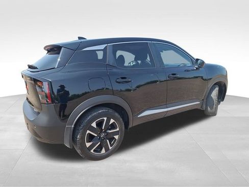 Certified 2025 Nissan Kicks SV AWD/4WD image 8