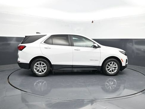 Used 2024 Chevrolet Equinox LT AWD/4WD image 11