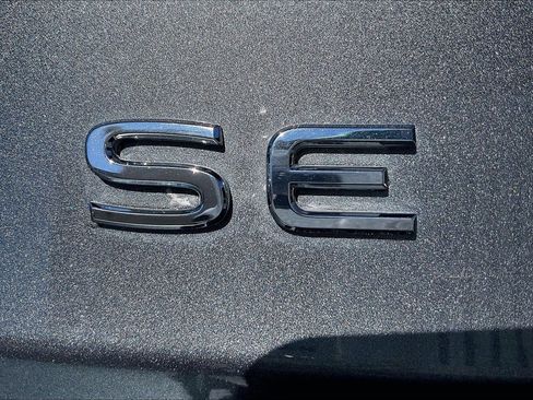 Certified 2024 Volkswagen Jetta SE w/ Panoramic Sunroof Package image 7