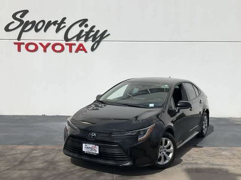 Certified 2026 Toyota Corolla LE image 1