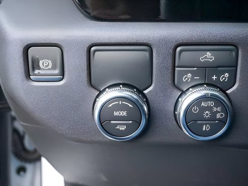 Used 2025 GMC Sierra 1500 Elevation RWD image 12