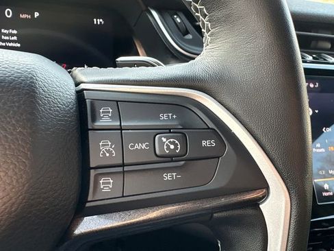 Used 2022 Jeep Grand Cherokee Altitude image 29