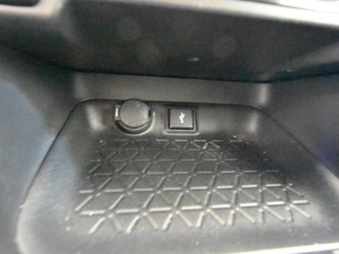 Used 2022 Toyota RAV4 XLE w/ Convenience Package AWD/4WD image 30