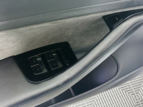 Used 2018 Tesla Model 3 Long Range image 15