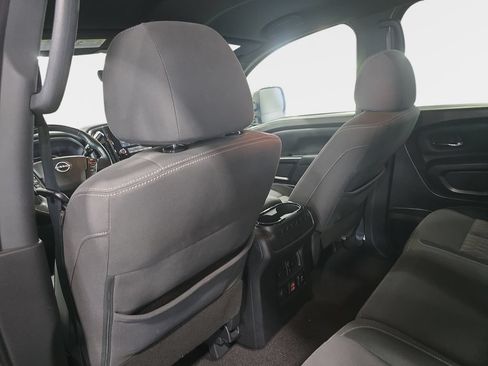 Used 2024 Nissan Titan SV w/ SV Convenience Package RWD image 8