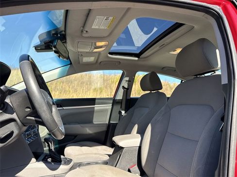 Used 2020 Hyundai Elantra Value Edition image 16