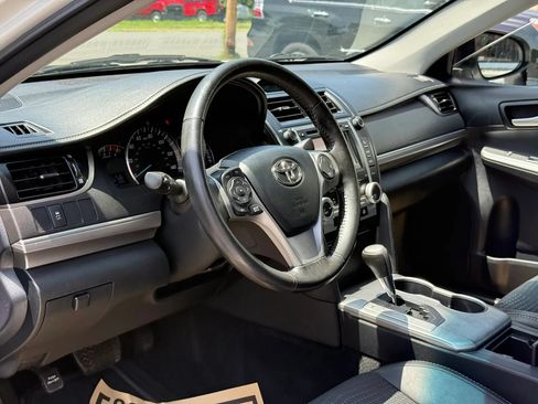 Used 2012 Toyota Camry SE FWD image 11