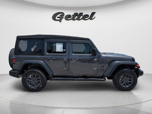 Used 2024 Jeep Wrangler Unlimited Sport AWD/4WD image 4