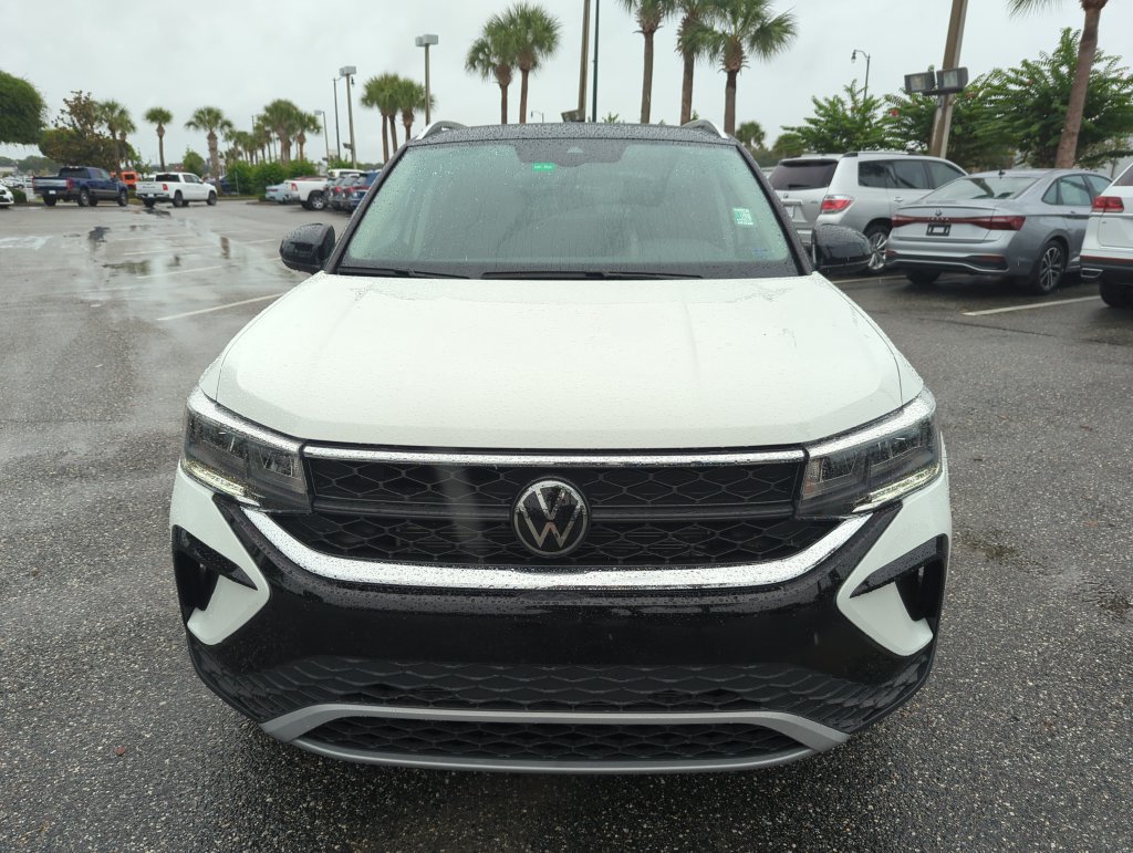 Used 2024 Volkswagen Taos SE AWD/4WD image 15