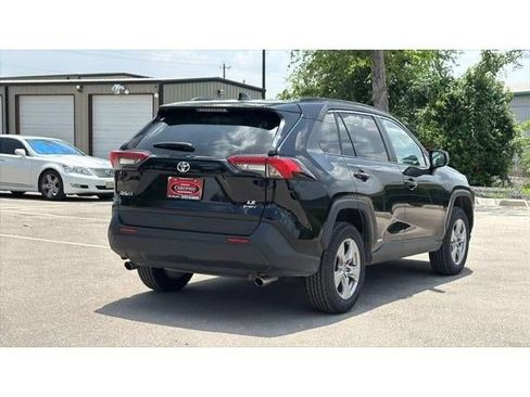 Certified 2025 Toyota RAV4 LE AWD/4WD image 6