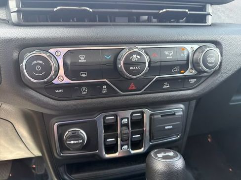 Used 2024 Jeep Wrangler Unlimited Sport AWD/4WD image 22