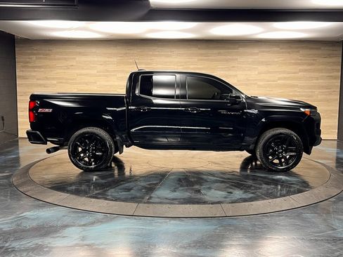 Used 2025 Chevrolet Colorado Z71 w/ Technology Package image 9