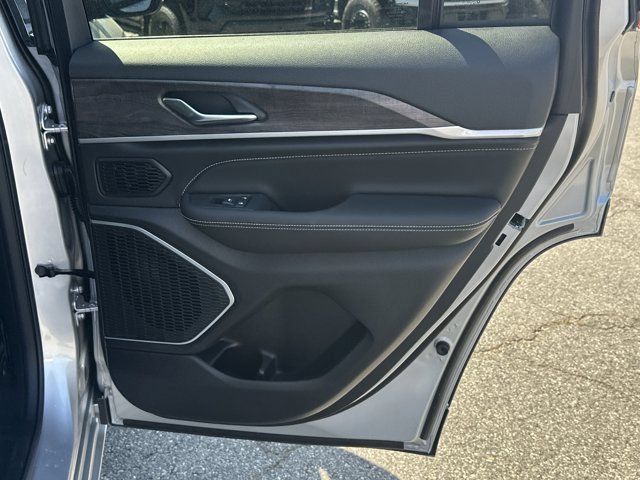 New 2026 Jeep Grand Cherokee Limited AWD/4WD image 18