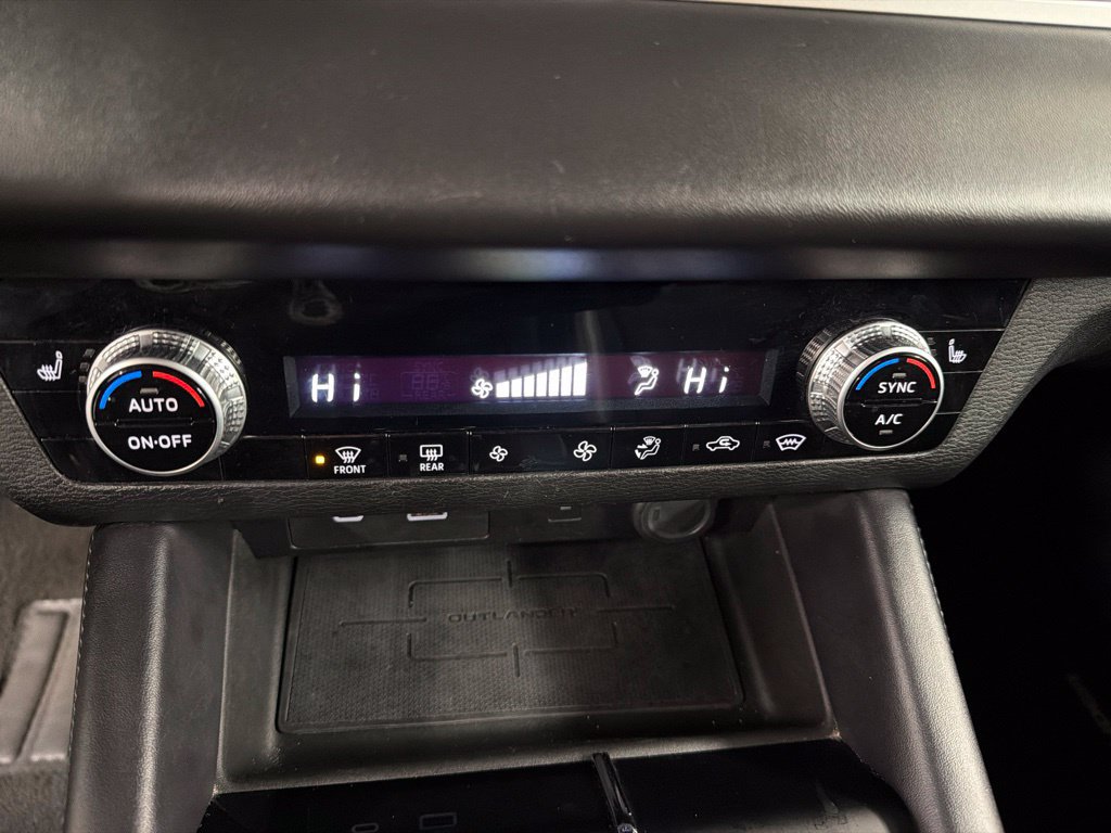 Used 2024 Mitsubishi Outlander SE AWD/4WD image 14