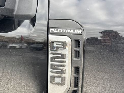 Used 2023 Ford F250 Platinum w/ Tremor Off-Road Package image 5