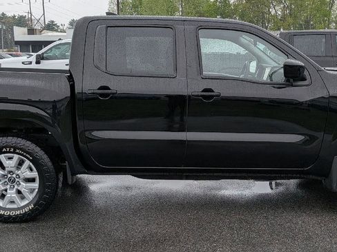 Used 2022 Nissan Frontier SV AWD/4WD image 6