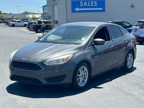 Used 2018 Ford Focus SE FWD image 9