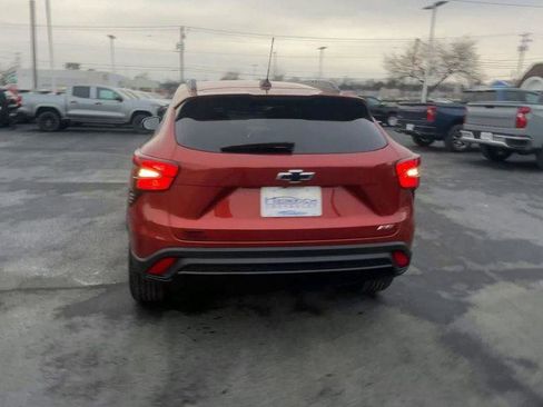 Used 2024 Chevrolet Trax RS w/ Sunroof Package image 7