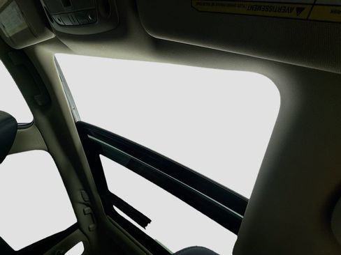 Used 2018 Nissan Rogue SL w/ Premium Package image 27