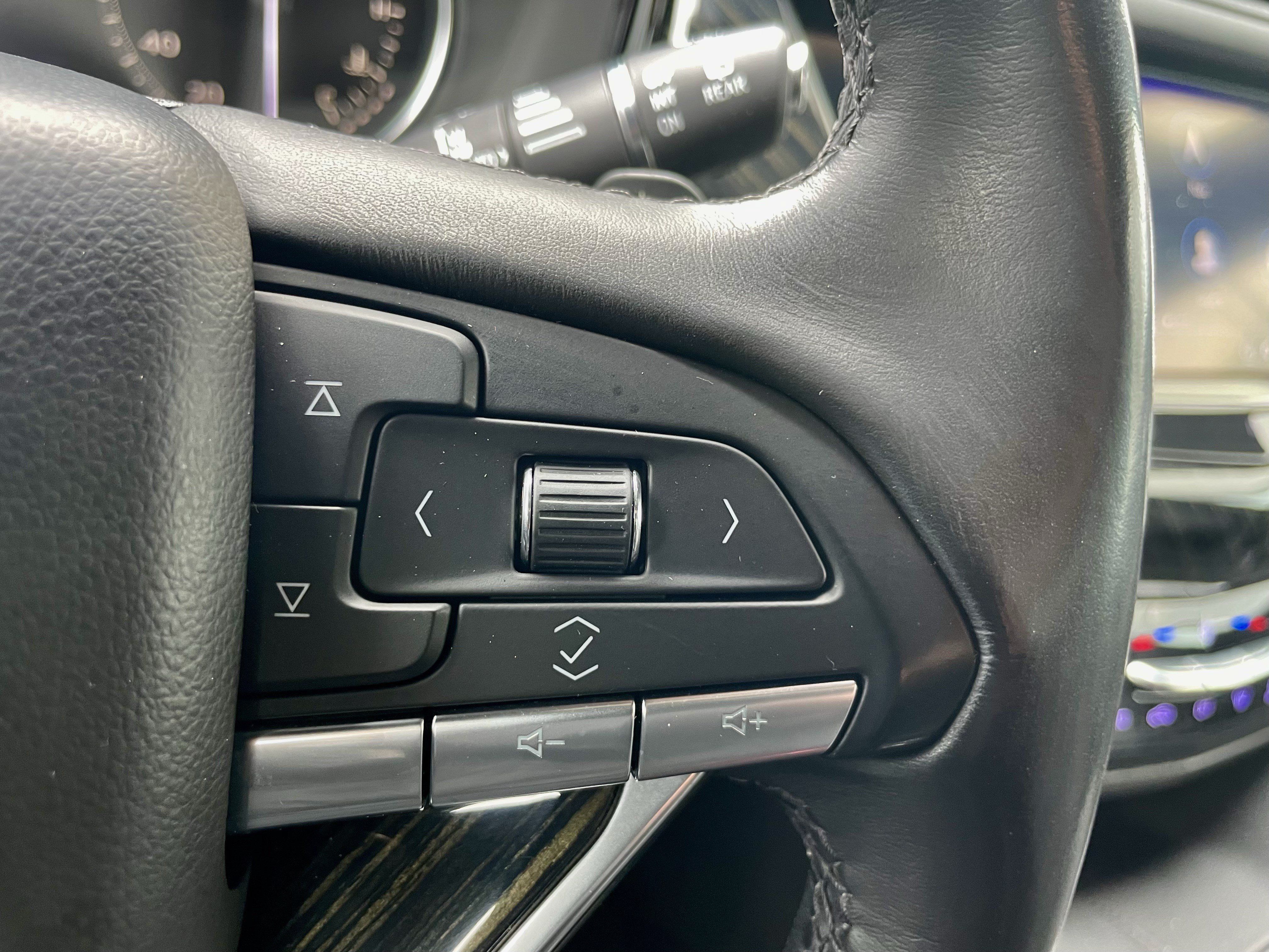 Used 2020 Cadillac XT6 Premium Luxury AWD/4WD image 22