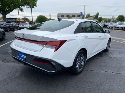 Certified 2024 Hyundai Elantra SEL FWD image 4