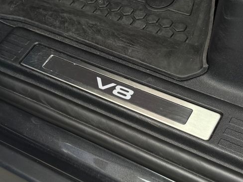 Used 2023 Land Rover Defender 110 image 96