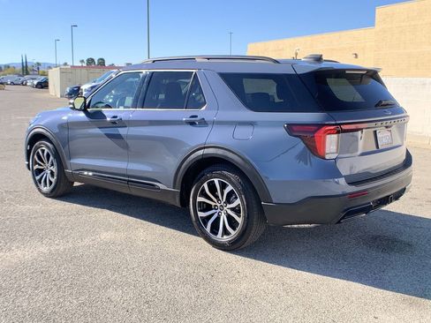 Used 2025 Ford Explorer ST-Line w/ Premium Package image 6