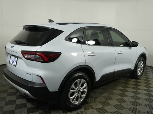 Used 2025 Ford Escape Active AWD/4WD image 3