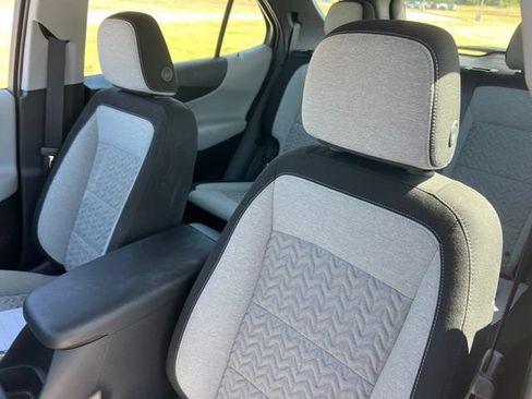 Used 2024 Chevrolet Equinox LS FWD image 9