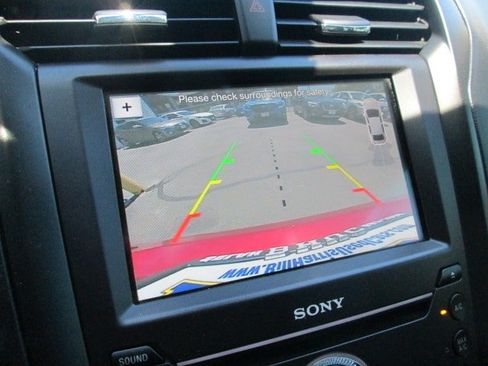 Used 2017 Ford Fusion Titanium FWD image 17